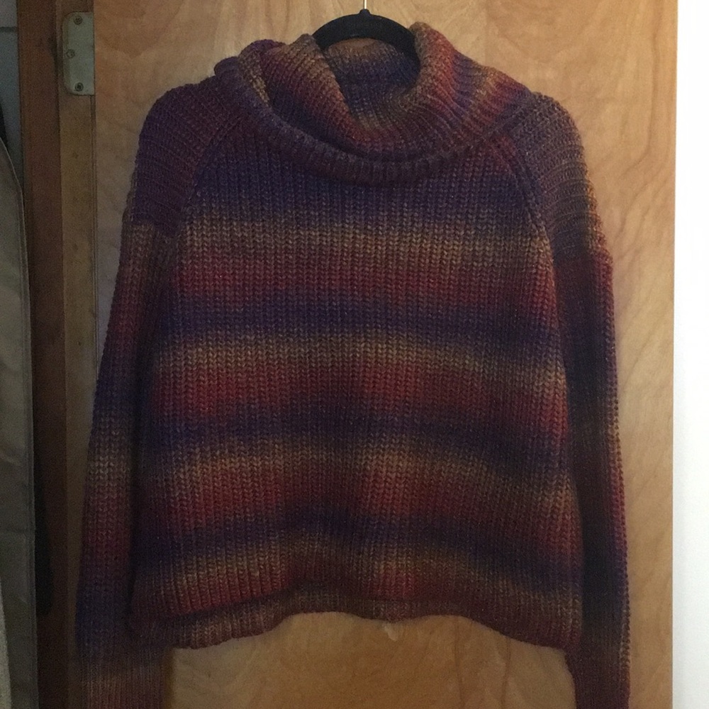 Perfect turtleneck with all the fall colors!